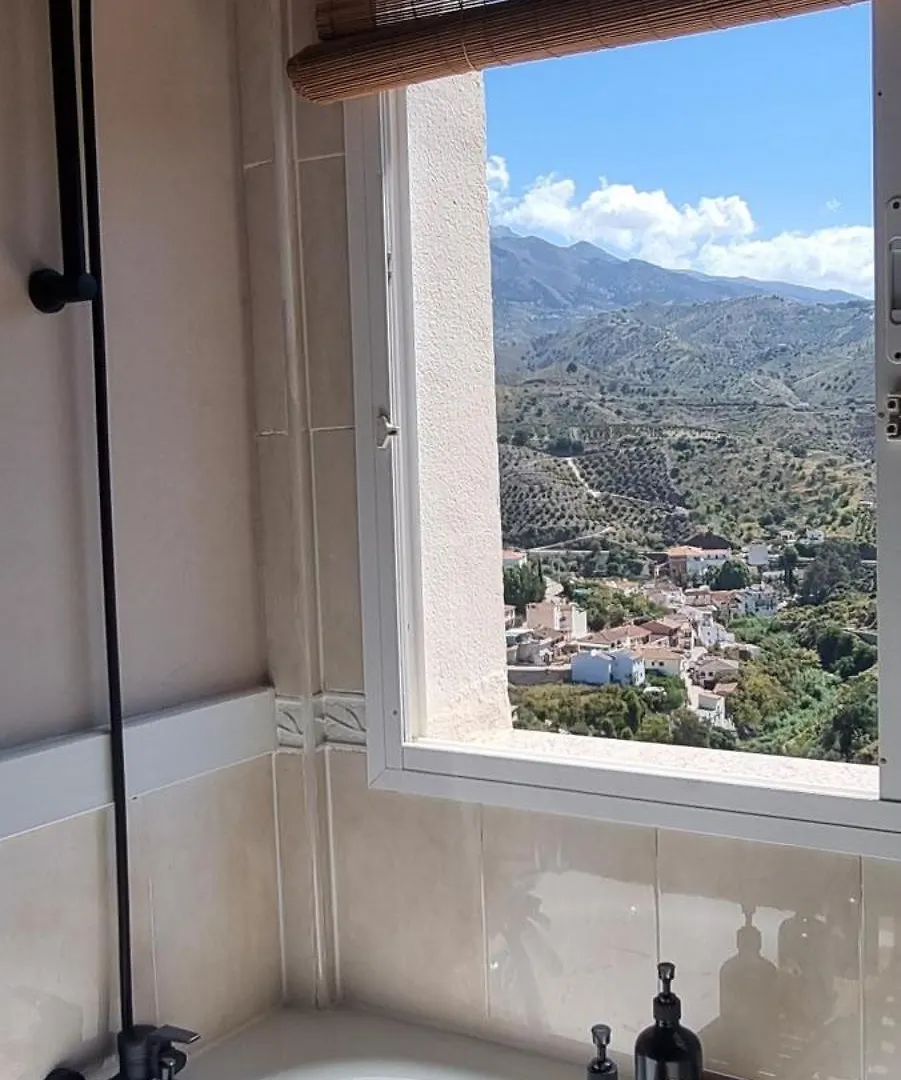 La Vista Vinuela Bed & Breakfast