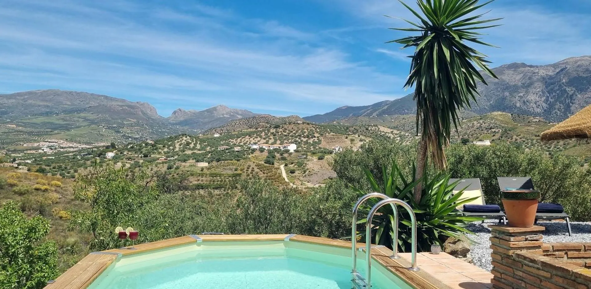 La Vista Vinuela Bed & Breakfast