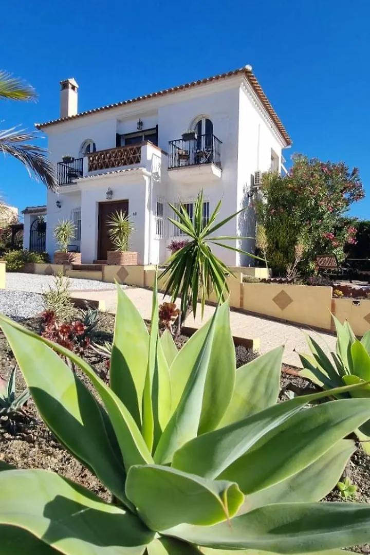 La Vista Vinuela Bed & Breakfast
